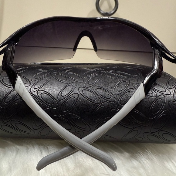 Oakley Black Shield Sunglasses - Picture 7 of 16